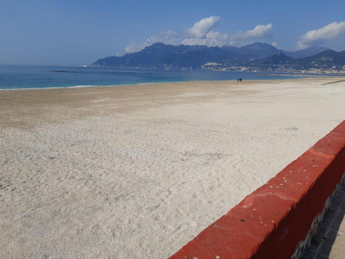 Appartamento Mercatello Salerno Bagian luar foto