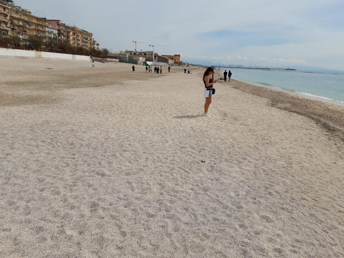 Appartamento Mercatello Salerno Bagian luar foto